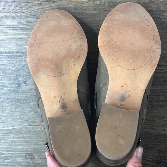 Caslon Women’s Grey Beige Ankle Bootie, size 9 - Picture 3 of 11